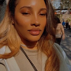 Meet your Posher, Yazmin
